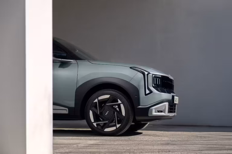 Kia Seltos बनी लोगों की पहली पसंद, 19.4 KM माइलेज, सनरूफ और 6 एयरबैग वाली SUV की कीमत ₹10.99 लाख से शुरू 2 Kia Seltos बनी लोगों की पहली पसंद, 19.4 KM माइलेज, सनरूफ और 6 एयरबैग वाली SUV की कीमत ₹10.99 लाख से शुरू
