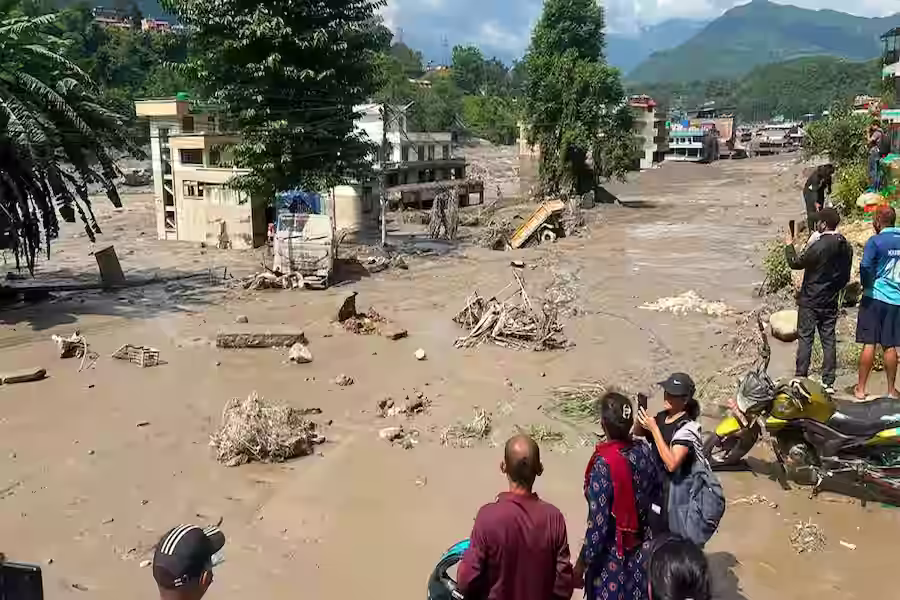 नेपाल पर फिर मंडराया भीषण बाढ़ का खतरा, वैज्ञानिकों ने दूसरे ‘जलप्रलय’ को लेकर किया आगाह