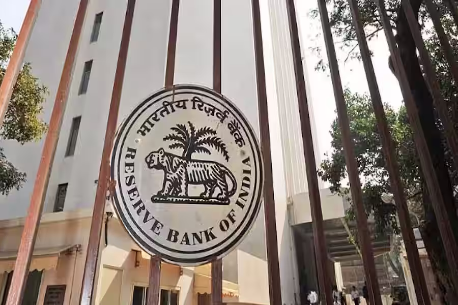 RBI के फैसले पर टिकी करोड़ों लोगों की नजर, आज पता चलेगा होम लोन की EMI घटेगी या नहीं