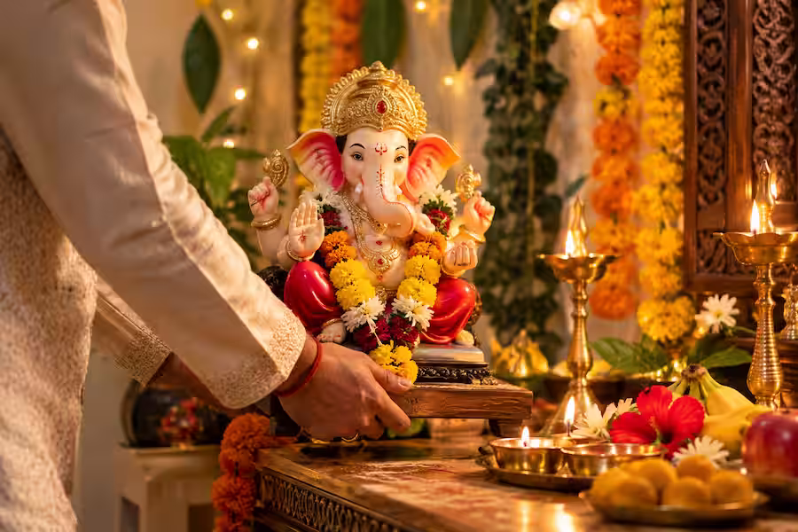 Ganesh Chaturthi 2026: घर में गणपति की स्थापना कैसे करें? जानें जरूरी नियम और पूजा सामग्री की पूरी लिस्ट