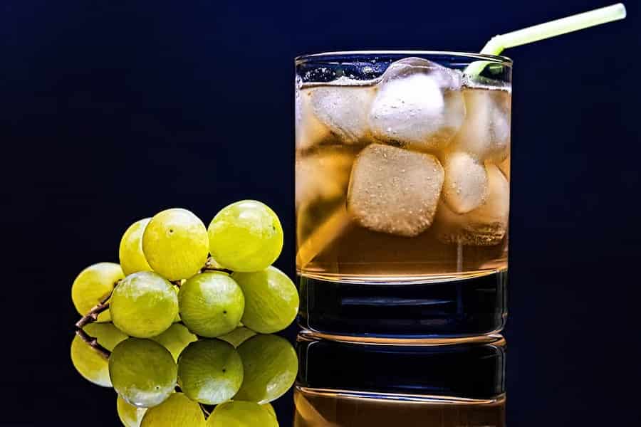प्लेटलेट्स बढ़ाने के लिए क्या खाएं? डॉक्टर से जानें 10 फूड्स और इन्हें हेल्दी रखने का सही तरीका 5 image 4
