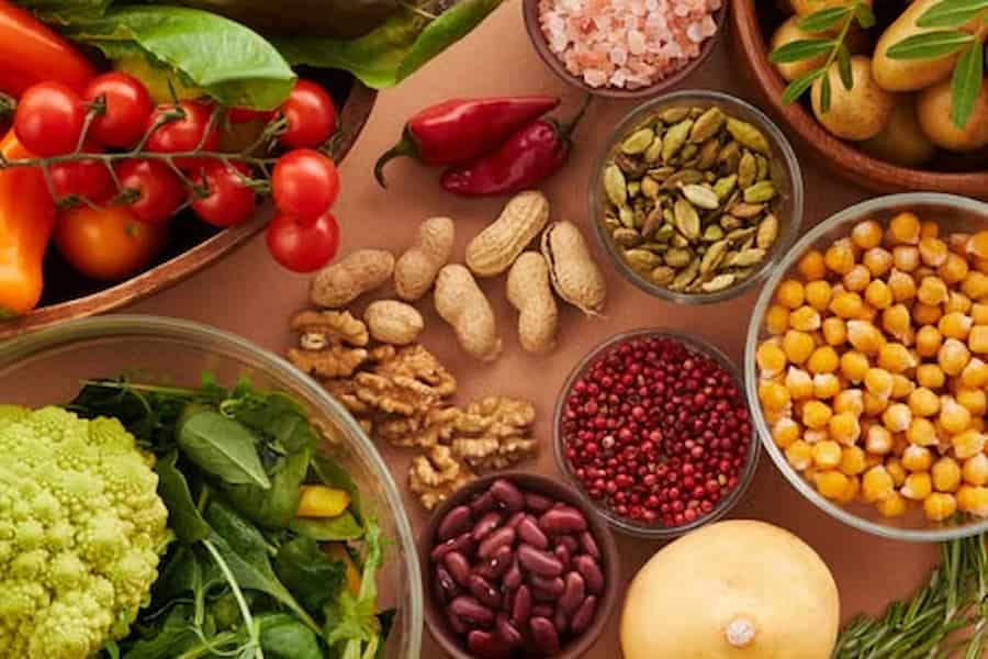 प्लेटलेट्स बढ़ाने के लिए क्या खाएं? डॉक्टर से जानें 10 फूड्स और इन्हें हेल्दी रखने का सही तरीका 1 image