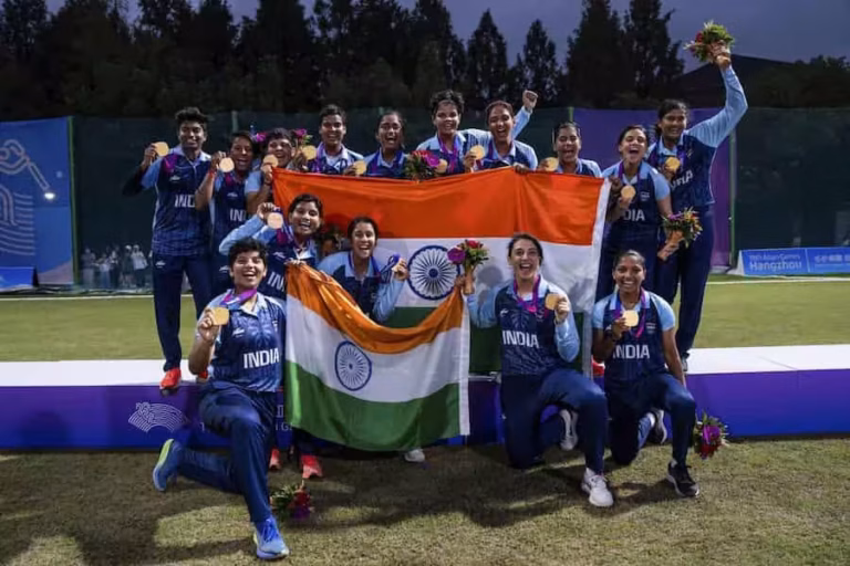 एशियन गेम्स में फिर चैंपियन बनीं भारतीय महिलाएं, श्रीलंका को हराकर लगातार दूसरी बार जीता गोल्ड 1 एशियन गेम्स में फिर चैंपियन बनीं भारतीय महिलाएं, श्रीलंका को हराकर लगातार दूसरी बार जीता गोल्ड